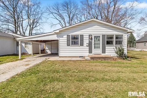 705 N Locust St, Litchfield, IL 62056