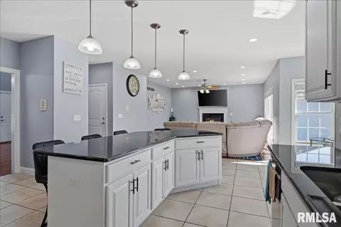 Kitchen - 2505 Centennial Dr, Springfield, IL 62711 photo 3 of 5