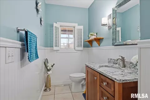 Bath - 2505 Centennial Dr, Springfield, IL 62711 photo 1 of 8