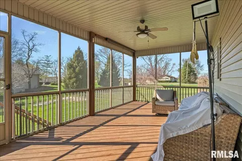 Exterior - 2505 Centennial Dr, Springfield, IL 62711 photo 5 of 7