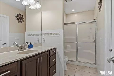 Bath - 2505 Centennial Dr, Springfield, IL 62711 photo 8 of 8