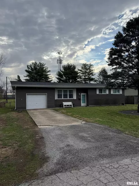 19 Knollcrest Ln, Chatham, IL 62629