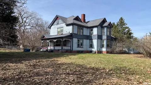 113 E Charles St, Buffalo, IL 62515