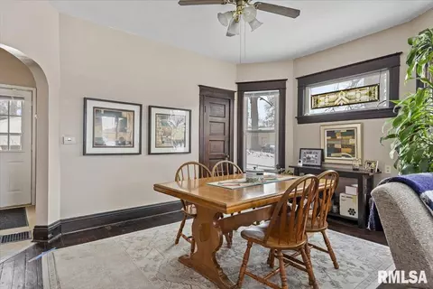 Dining - 958 N 2nd St, Springfield, IL 62702 photo 1 of 2