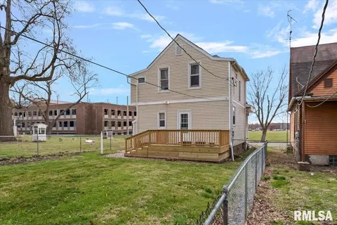 Exterior - 958 N 2nd St, Springfield, IL 62702 photo 3 of 4