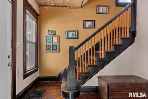 Entry Way - 958 N 2nd St, Springfield, IL 62702 photo 1 of 3