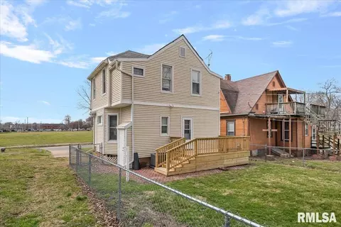 Exterior - 958 N 2nd St, Springfield, IL 62702 photo 2 of 4