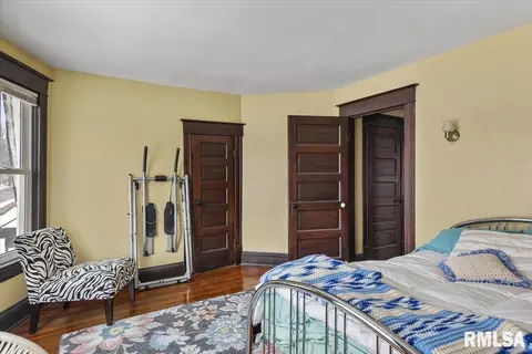 Bedroom - 958 N 2nd St, Springfield, IL 62702 photo 3 of 8