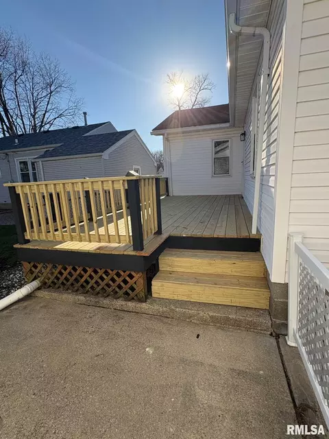 Exterior - 3100 S 5th St, Springfield, IL 62703 photo 3 of 5