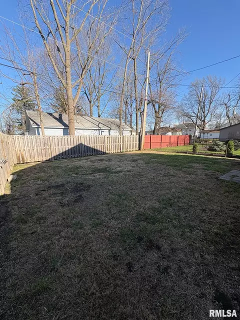 Exterior - 3100 S 5th St, Springfield, IL 62703 photo 4 of 5
