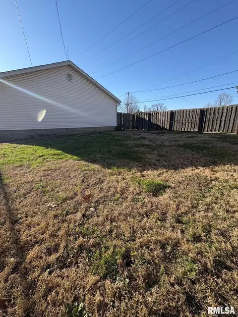 Exterior - 3100 S 5th St, Springfield, IL 62703 photo 5 of 5