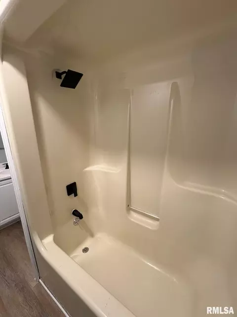 Bath - 3100 S 5th St, Springfield, IL 62703 photo 2 of 4