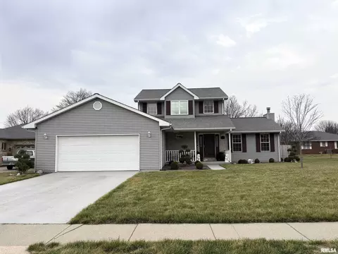 4 Ventura Ct, Jacksonville, IL 62650