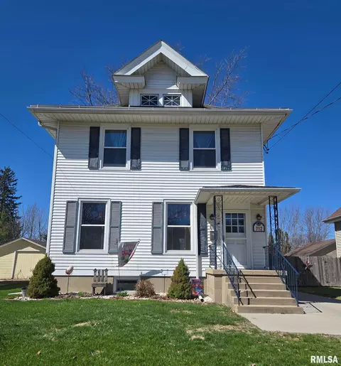 712 Maple Ave, Galesburg, IL 61401