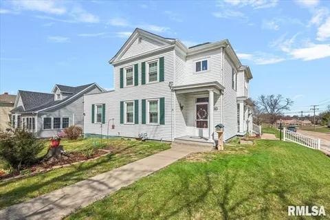 402 W Washington St, Pittsfield, IL 62363