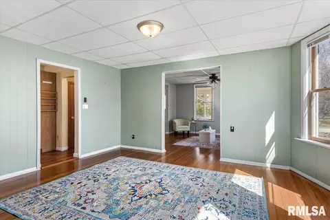 Living - 2817 S Park Ave, Springfield, IL 62704 photo 7 of 7