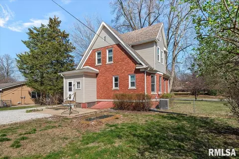 Exterior - 2817 S Park Ave, Springfield, IL 62704 photo 7 of 10