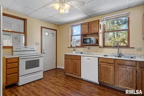 Kitchen - 2817 S Park Ave, Springfield, IL 62704 photo 1 of 2