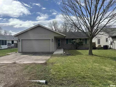707 Senseney Ave, Auburn, IL 62615