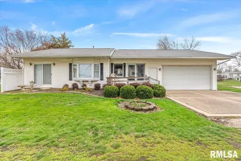 496 S Miller St, Waverly, IL 62692