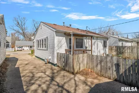 Exterior - 2352 E Keys Ave, Springfield, IL 62702 photo 2 of 6