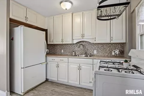 Kitchen - 2352 E Keys Ave, Springfield, IL 62702 photo 1 of 1
