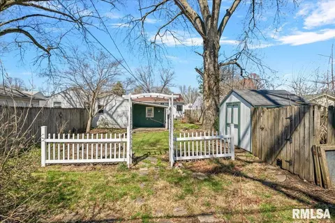 Exterior - 2352 E Keys Ave, Springfield, IL 62702 photo 6 of 6