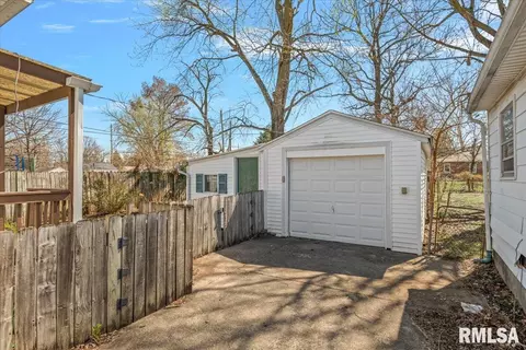 Exterior - 2352 E Keys Ave, Springfield, IL 62702 photo 1 of 6