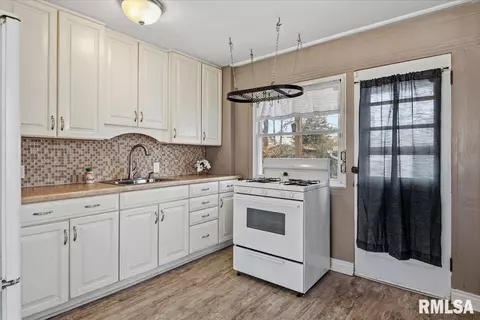 Other - 2352 E Keys Ave, Springfield, IL 62702 photo 4 of 5