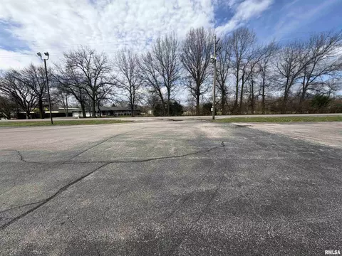 0 N 7th St, Riverton, IL 62561 photo 2
