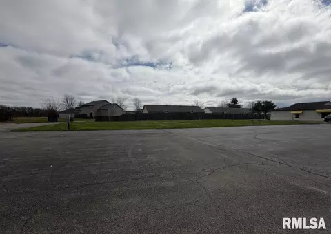 0 N 7th St, Riverton, IL 62561