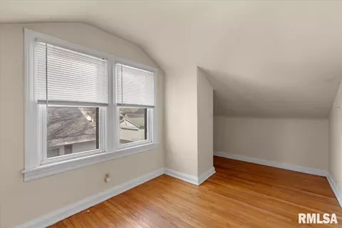 Bedroom - 2340 S 7th St, Springfield, IL 62703 photo 6 of 9