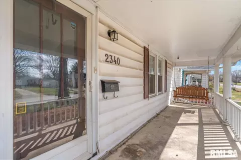 Exterior - 2340 S 7th St, Springfield, IL 62703 photo 1 of 4