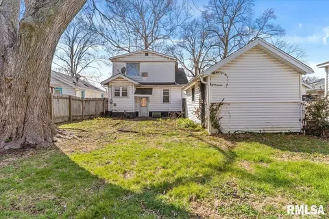Exterior - 2340 S 7th St, Springfield, IL 62703 photo 4 of 4