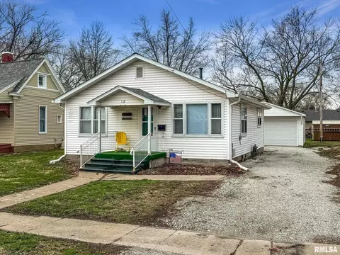 118 E Franklin St, Mount Sterling, IL 62353