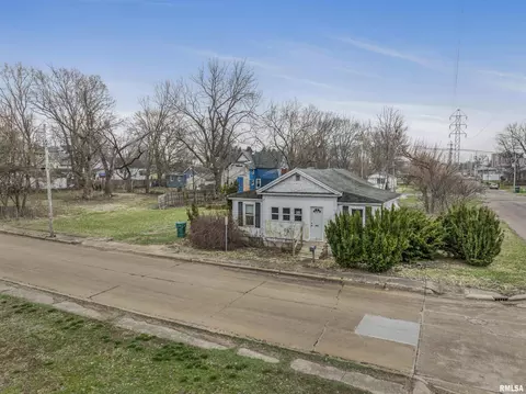 190 Laurel Ave, Galesburg, IL 61401