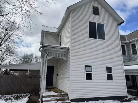 1311 N 9th St, Quincy, IL 62301