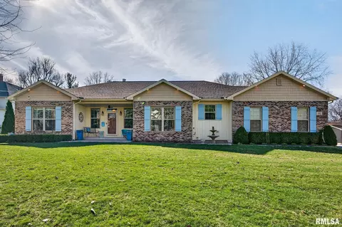 444 N Academy St, Galesburg, IL 61401