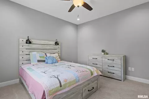 Bedroom - 10 The Elms Ln, Springfield, IL 62712 photo 8 of 11