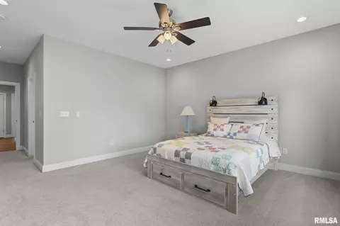 Bedroom - 10 The Elms Ln, Springfield, IL 62712 photo 3 of 11