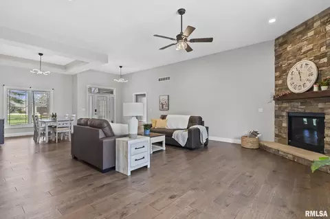 Other - 10 The Elms Ln, Springfield, IL 62712 photo 5 of 27