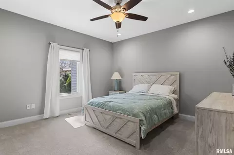 Bedroom - 10 The Elms Ln, Springfield, IL 62712 photo 4 of 11