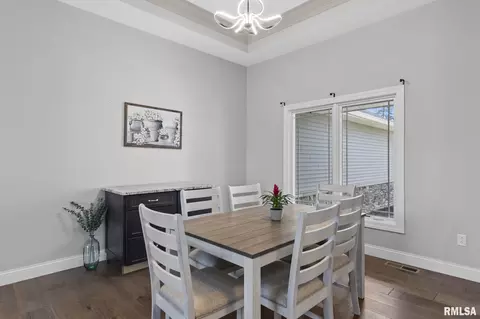 Dining - 10 The Elms Ln, Springfield, IL 62712 photo 1 of 2