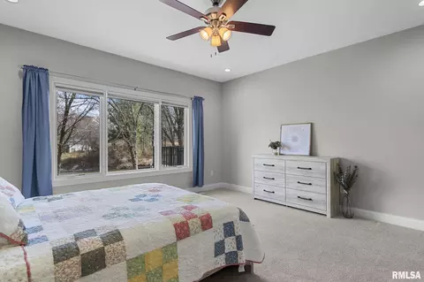 Bedroom - 10 The Elms Ln, Springfield, IL 62712 photo 2 of 11