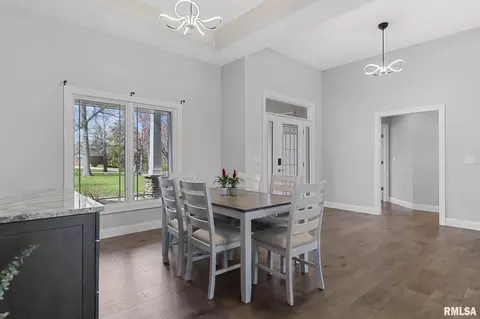 Dining - 10 The Elms Ln, Springfield, IL 62712 photo 2 of 2
