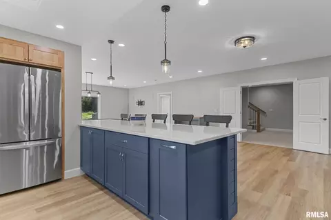 Kitchen - 10 The Elms Ln, Springfield, IL 62712 photo 9 of 9