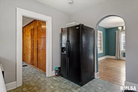 Entry Way - 2830 S State St, Springfield, IL 62704 photo 3 of 4