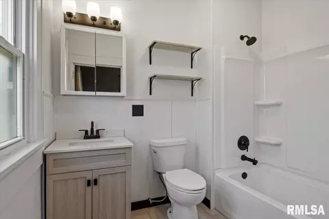 Bath - 2830 S State St, Springfield, IL 62704 photo 1 of 2