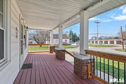 Exterior - 2830 S State St, Springfield, IL 62704 photo 2 of 6