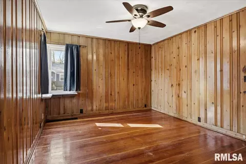 Bedroom - 2830 S State St, Springfield, IL 62704 photo 2 of 5